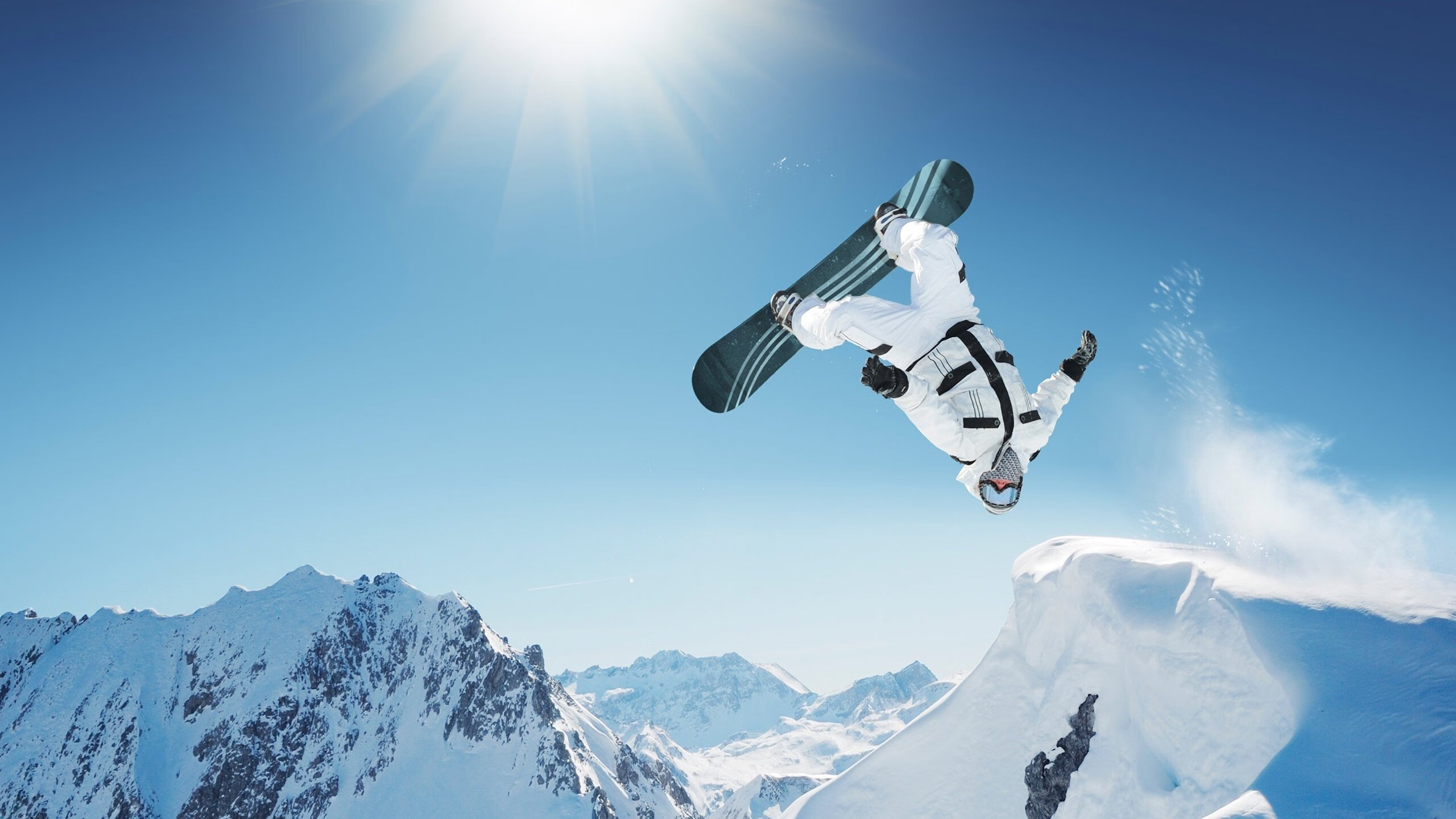 开云体育首页-“漂移无限：弯道飞舞的速度奇观”，漂移过弯视频