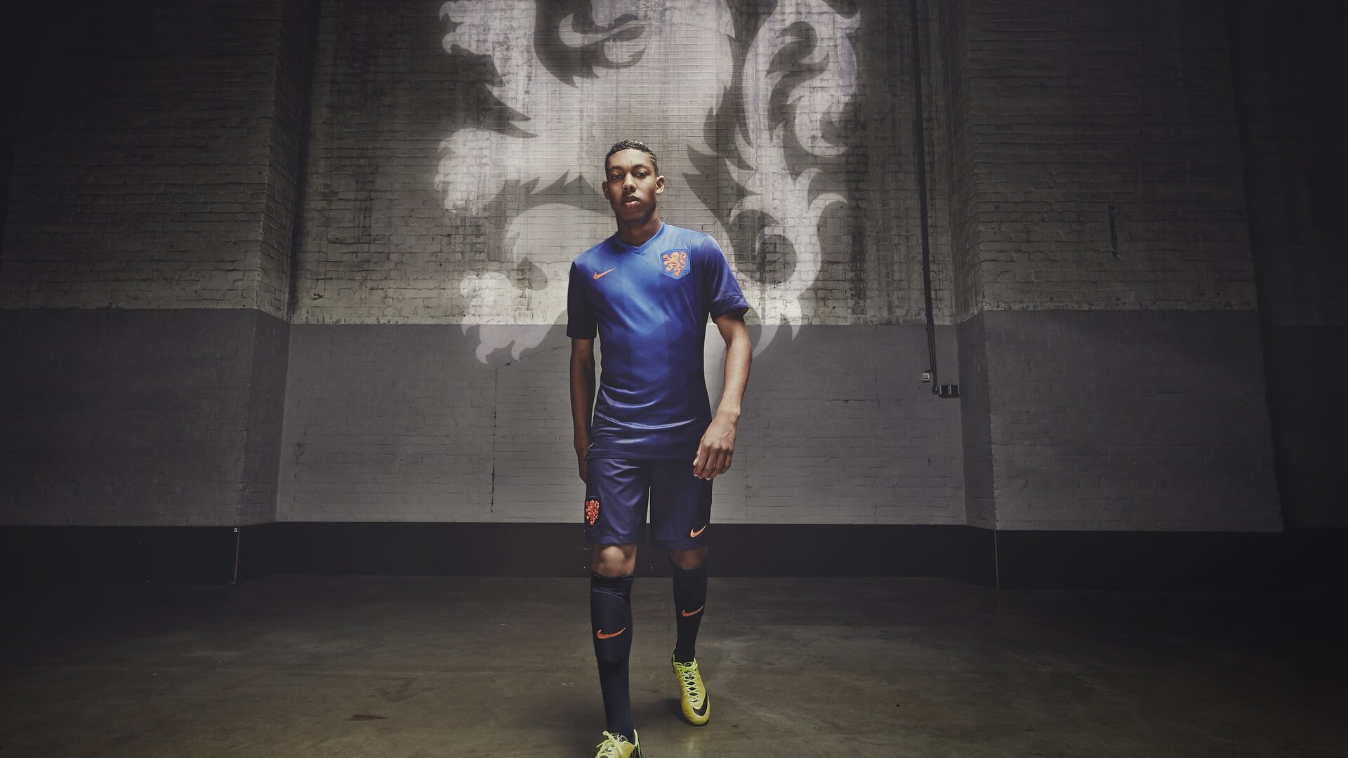 开云官网-《多国战队的文化碰撞：跨文化交流的火花》