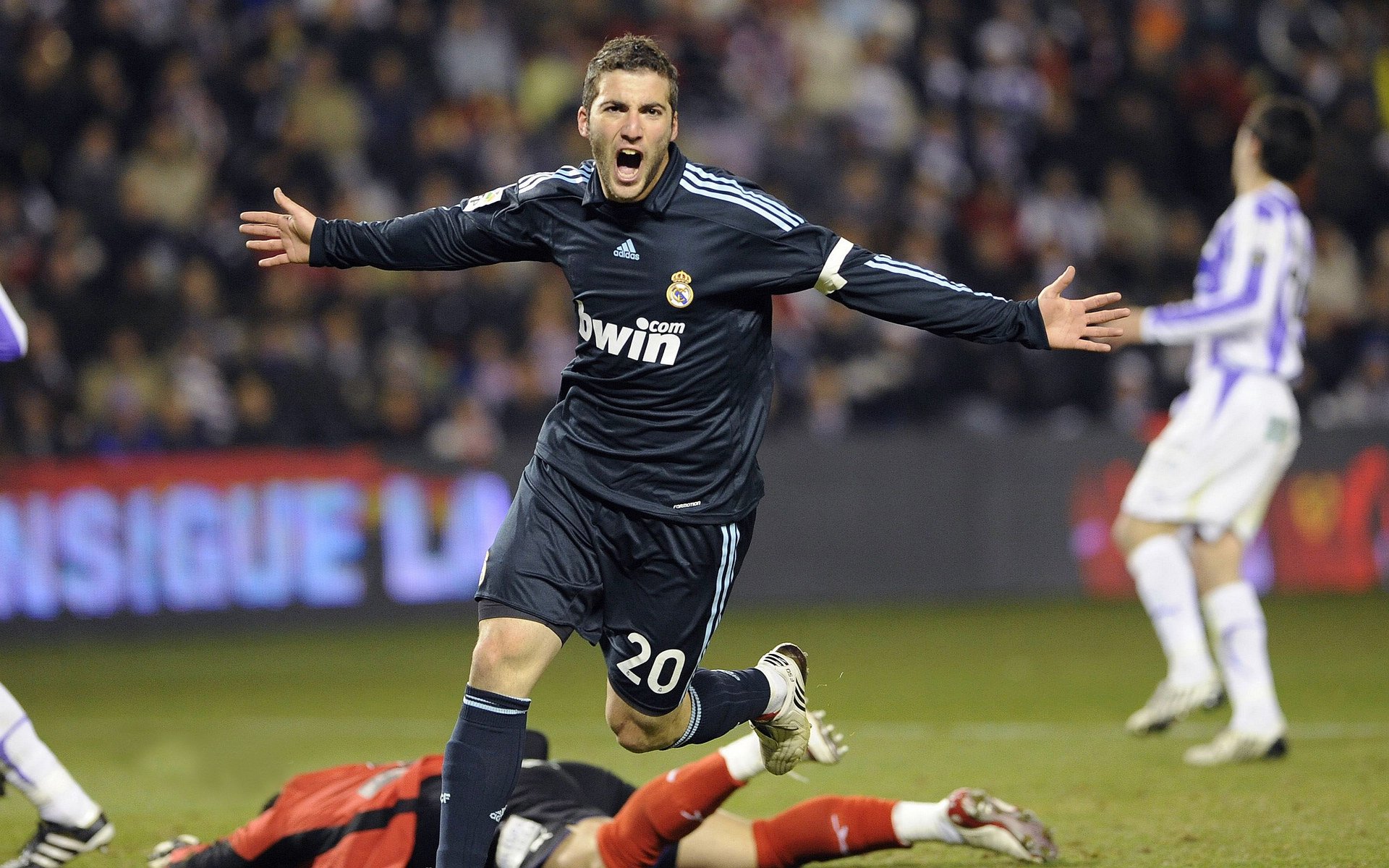 开云体育下载网页版-中国男足在巴黎奥运会上表现出色,赢得银牌,中国男足在奥运会进过球吗