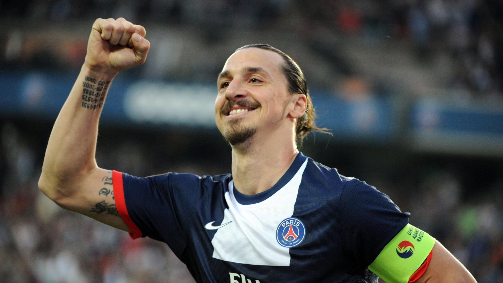 开云平台-国际特技飞行表演：翱翔蓝天的奇迹，飞行表演特技动作讲解